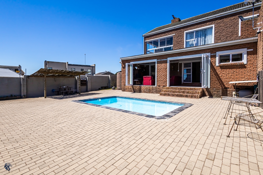 3 Bedroom Property for Sale in Myburgh Park Western Cape